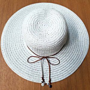 Woven wide brim floppy hat